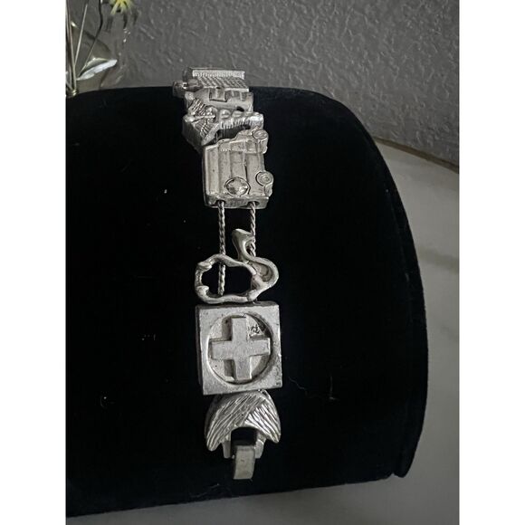 Vintage TOFA Doctor Nursing Bracelet Slide Charms Silvertone 1995 7.5” - Picture 2 of 7